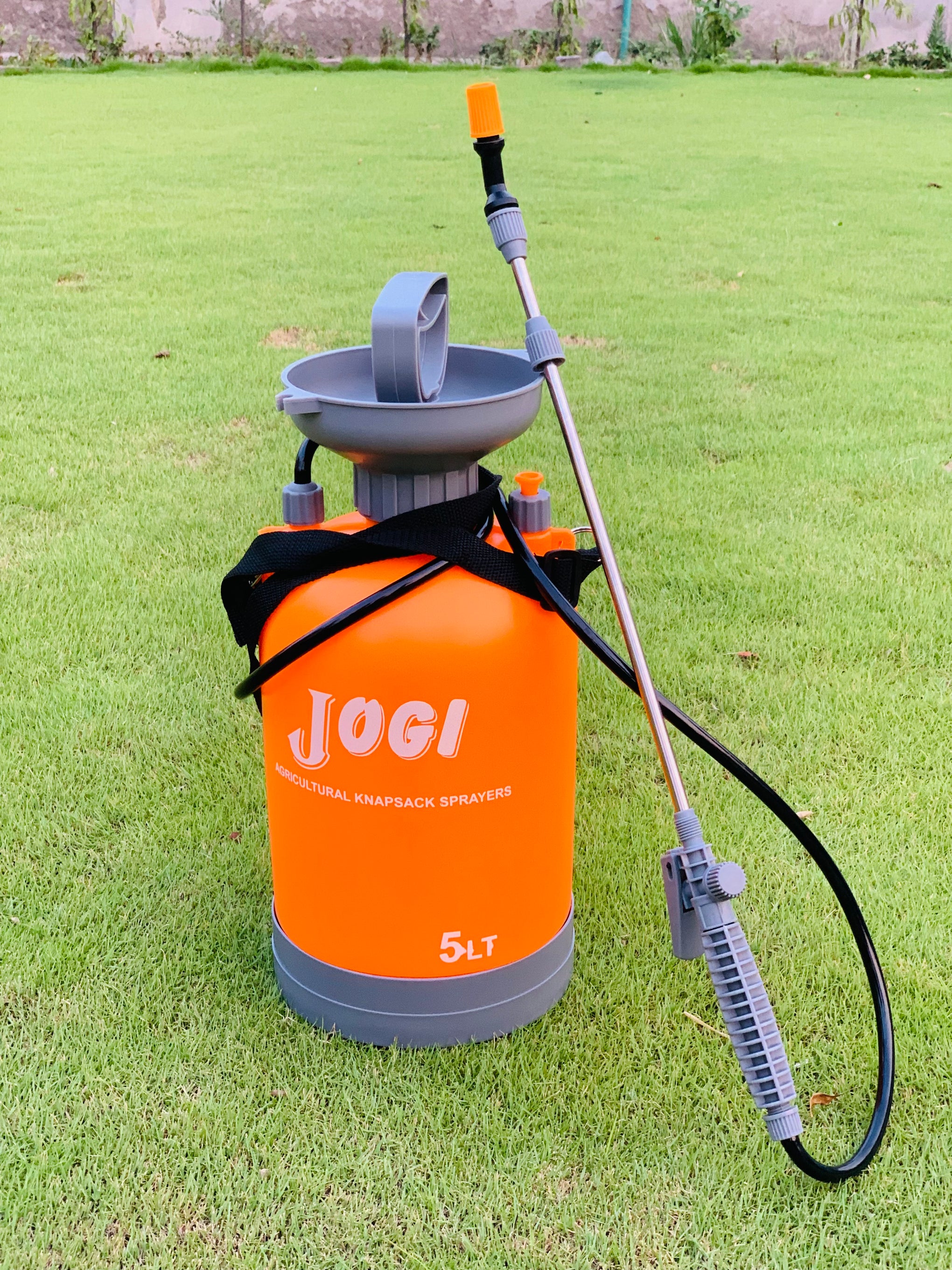 garden pump pressured sprayer 5 liter Gallon Lawn and Garden Pump Pressured Sprayer, for Spraying Pl – Soby Agro Machinery